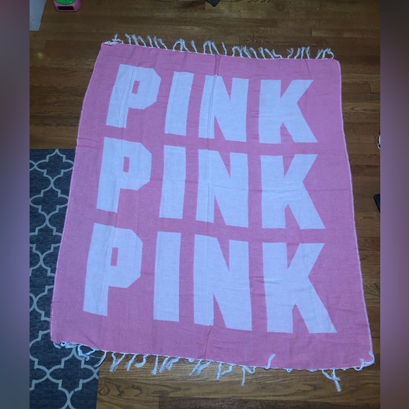 Limited Edition Victoria’s Secret Beach Throw Blanket - Picture 2 of 8
